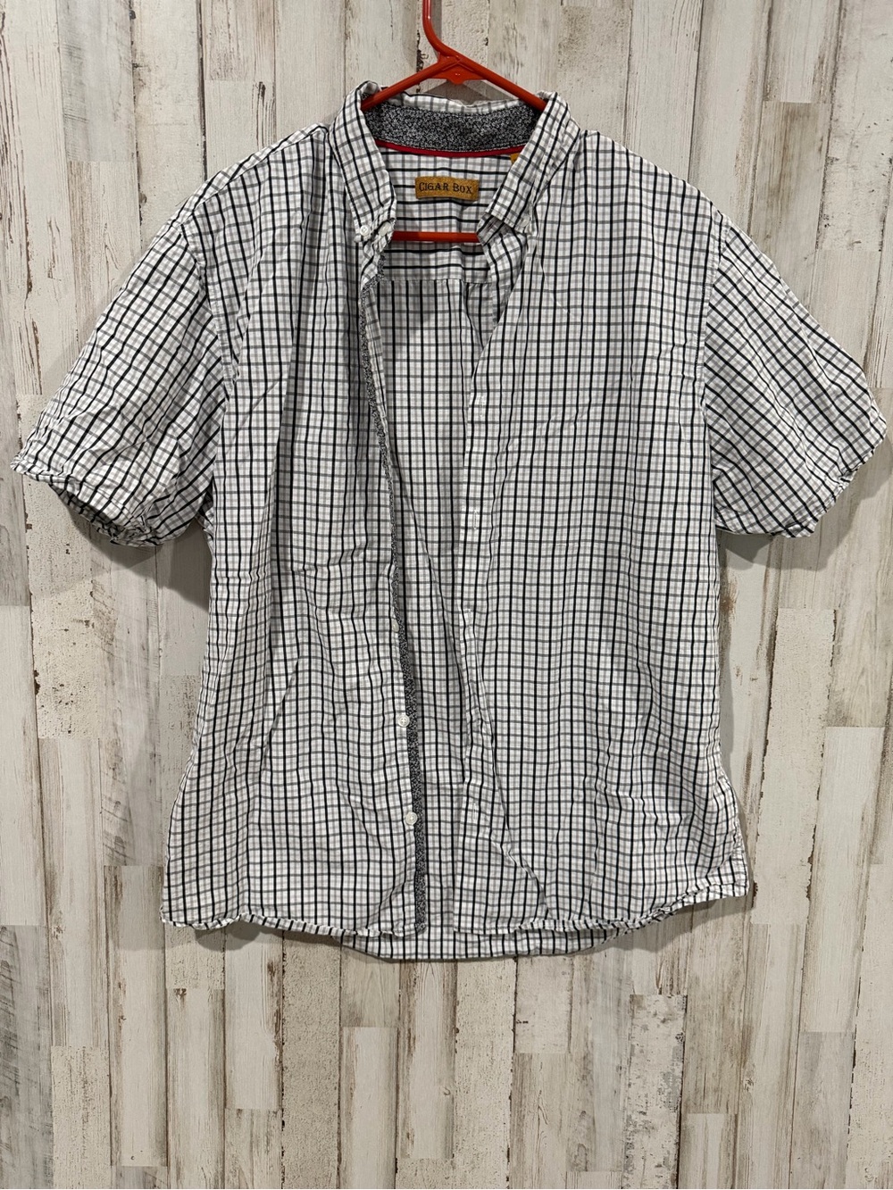 Cigar Box Men’s Plaid Short Sleeve Button-Up Shirt – Size Large